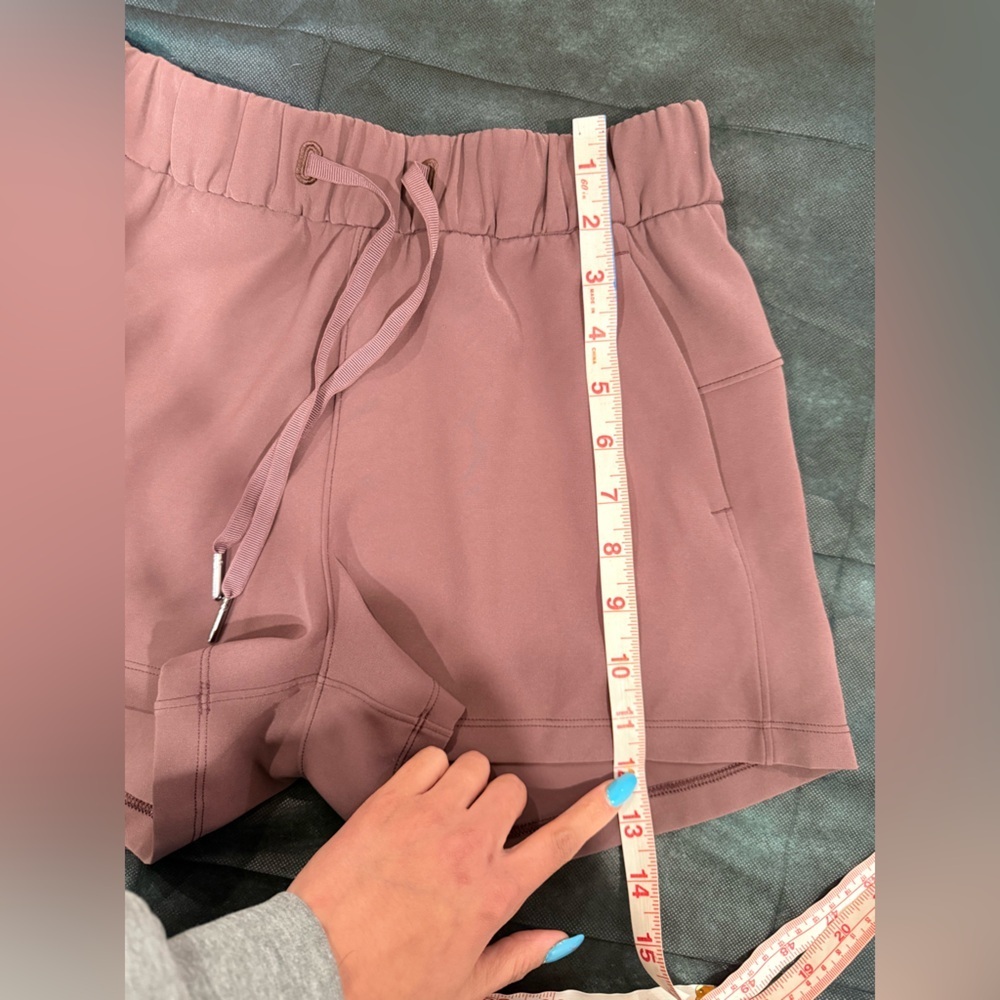 🔥Lululemon Drawstring High-Rise Shorts - Plum Size 4 🔥 - Picture 5 of 6
